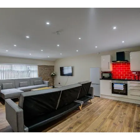 Apartmán Large Top Floor Pad, Perfect For Up To 8. Nq, Mcr!