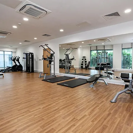 X1 Media City 3 Bedroomed Free Wifi & Free Parking
