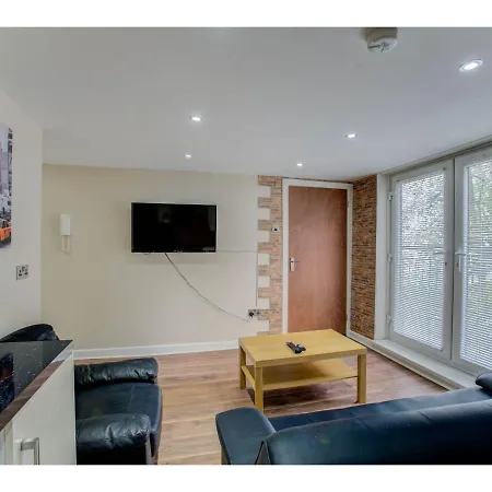 Cosy, Comfy Pad For A Night Out, Up To 4. Nq, Mcr! * Μάντσεστερ