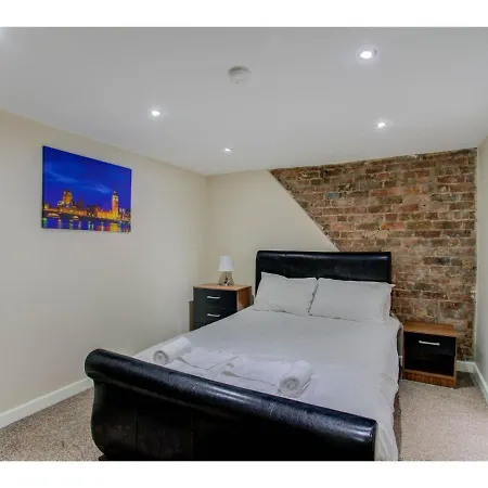 Apartment Cosy, Comfy Pad For A Night Out, Up To 4. Nq, Mcr! *