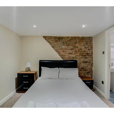 Cosy, Comfy Pad For A Night Out, Up To 4. Nq, Mcr! *