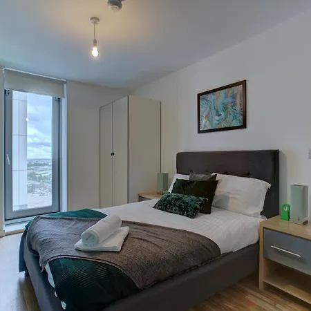 Apartment The Media City Executive - Splendid Apt *