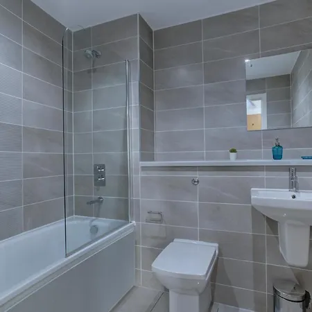The Media City Executive - Splendid Apt Apartment