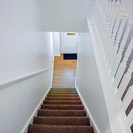 Apartment Airport Lounge - 3 Bed - 6 Persons