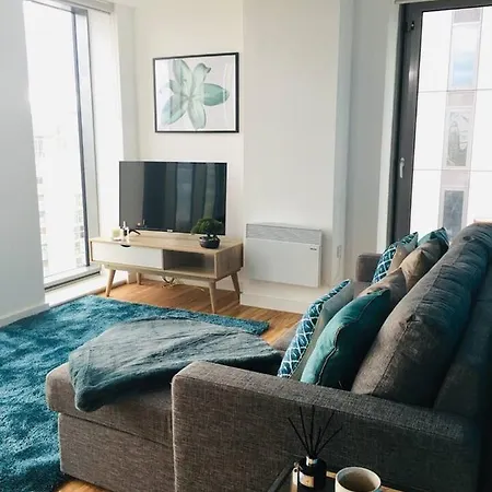 Апартаменты The Media City Vista- Apt, Great Views
