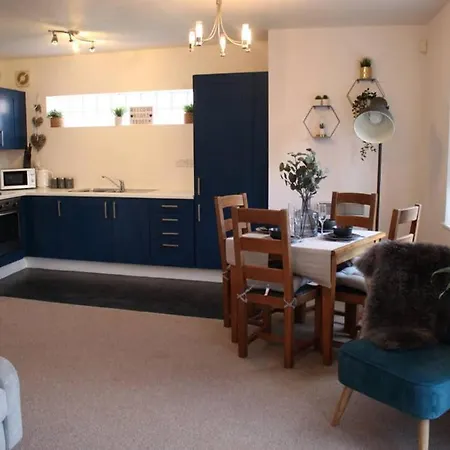 Premier Short West Didsbury Manchester