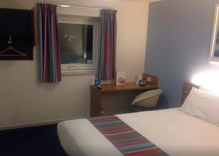 Travelodge Salford Quays מלון 3*