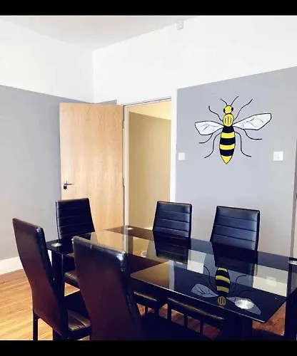 Spacious Shude Hill With Balcony 맨체스터