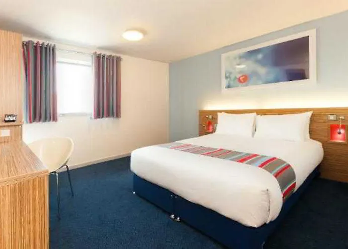 מלון Travelodge Salford Quays מנצ'סטר