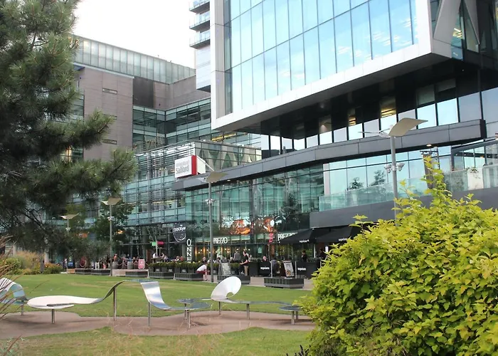 Apartman Esquire Media