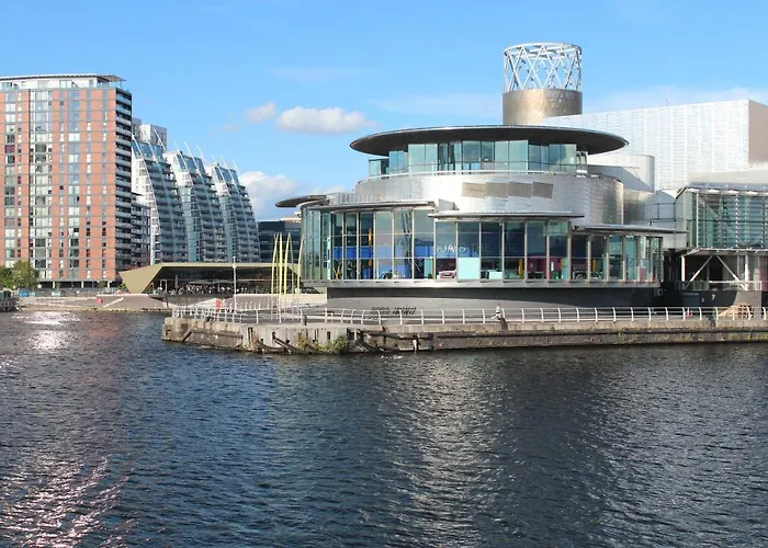 Esquire Media Apartamento