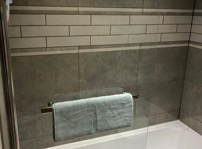 Oda ve Kahvaltı Big Rusholme With Tv And Private Bathroom-parking&wifi *