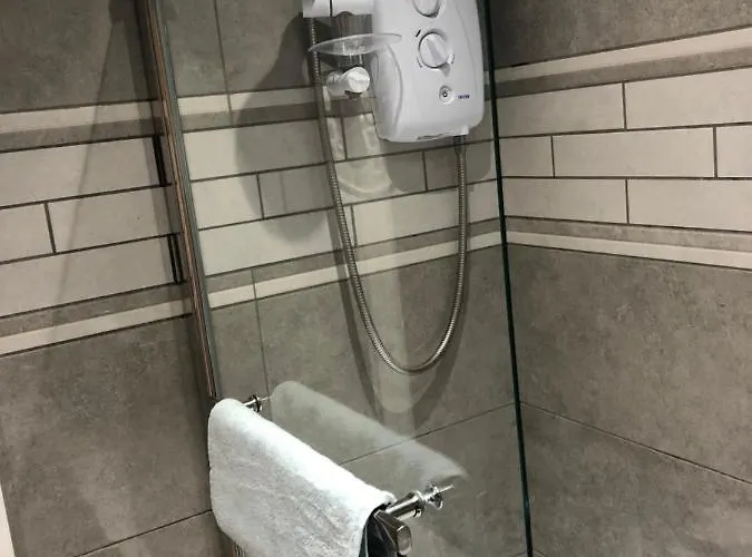 Big Rusholme With Tv And Private Bathroom-parking&wifi