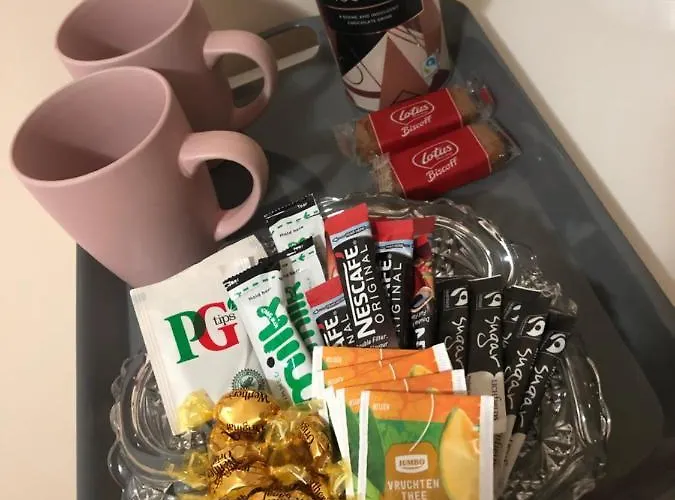 Big Rusholme With Tv And Private Bathroom-parking&wifi Manchester