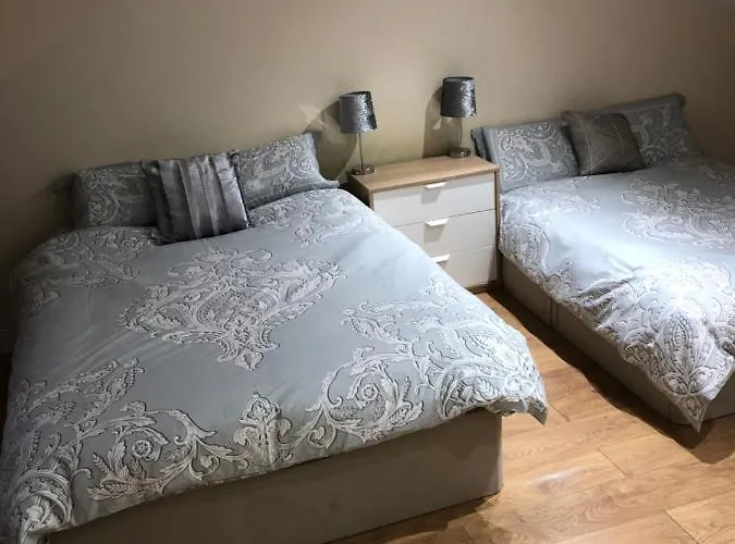 Big Rusholme With Tv And Private Bathroom-parking&wifi Manchester