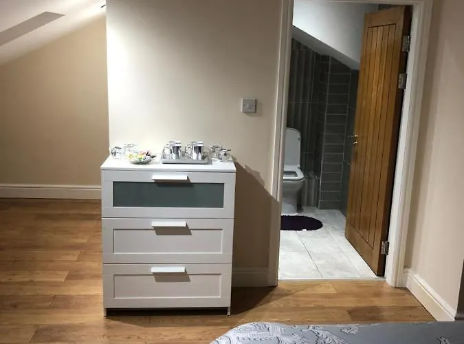 Big Rusholme With Tv And Private Bathroom-parking&wifi Oda ve Kahvaltı *