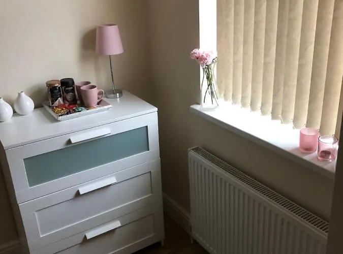 Big Rusholme With Tv And Private Bathroom-parking&wifi * Manchester