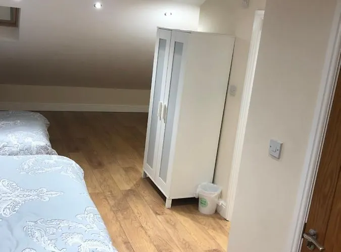 B&B Big Rusholme With Tv And Private Bathroom-parking&wifi *