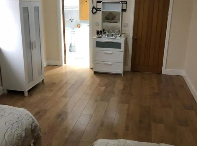 Big Rusholme With Tv And Private Bathroom-parking&wifi *