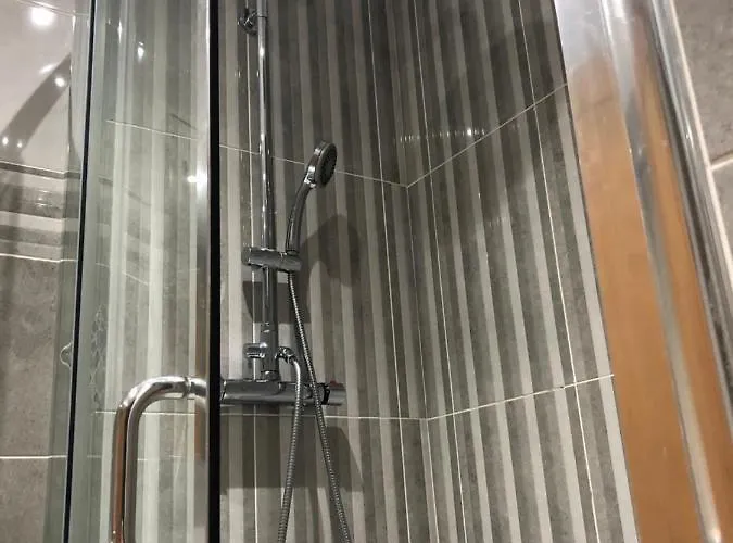 Big Rusholme With Tv And Private Bathroom-parking&wifi * 맨체스터