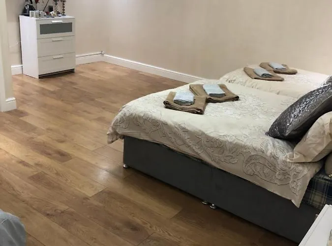 Big Rusholme With Tv And Private Bathroom-parking&wifi Nocleg ze śniadaniem