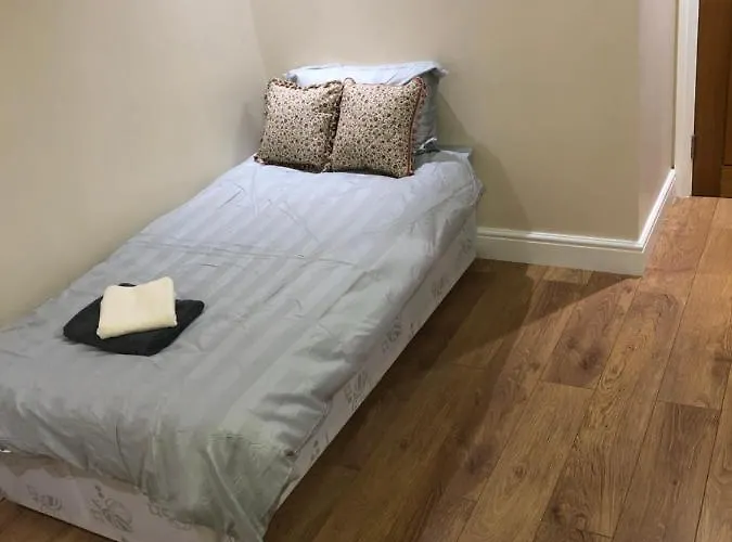 Bed & Breakfast Big Rusholme With Tv And Private Bathroom-parking&wifi