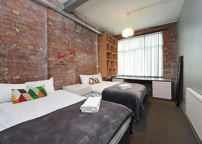 Mason Street Sleeps 16 *