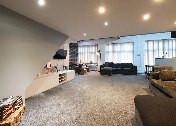 Penthouse Warehouse Slps 18 דירה *