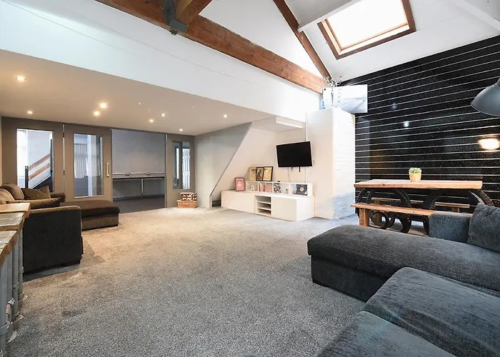 Penthouse Warehouse Slps 18 מנצ'סטר