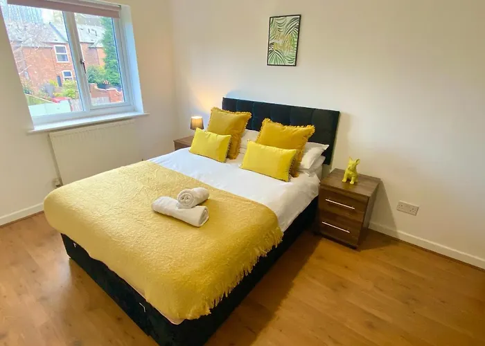 Convenient Centre 3bd With Free Parking