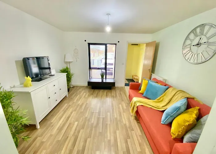 Spacious 5 Bed Townhouse Manchester, Salford Qauys - Two Bedroom With Parking 아파트 *