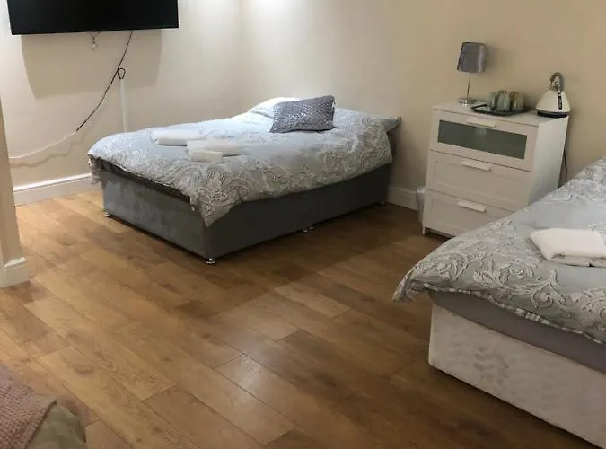 Big Rusholme With Tv And Private Bathroom-parking&wifi Bed & Breakfast *
