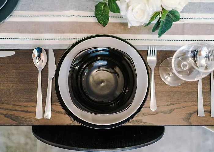 Bright&modern Contractor House By Niji Short