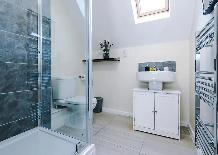 Bright&modern Contractor House By Niji Short