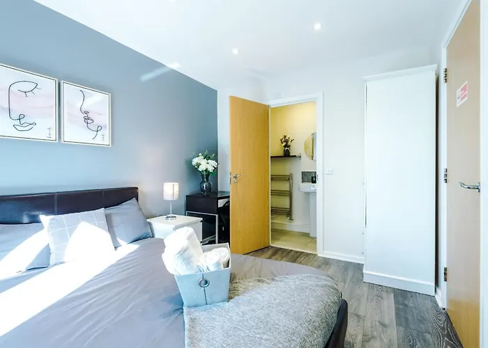 Bright&modern Contractor House By Niji Short