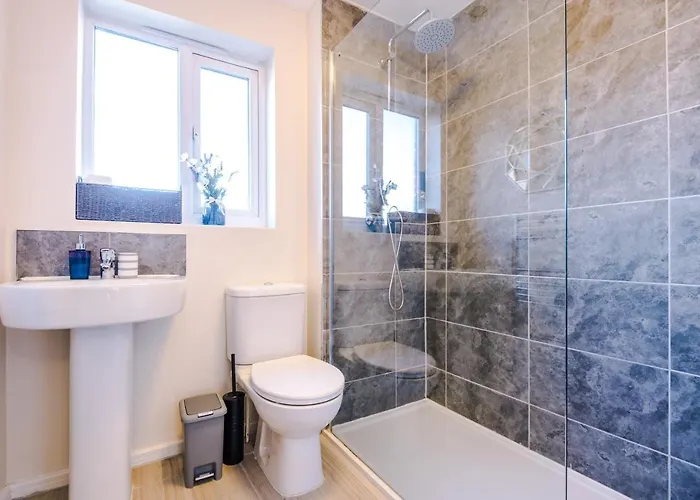 Bright&modern Contractor House By Niji Short *