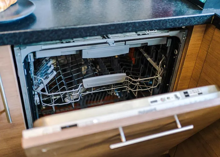 Bright&modern Contractor House By Niji Short 맨체스터