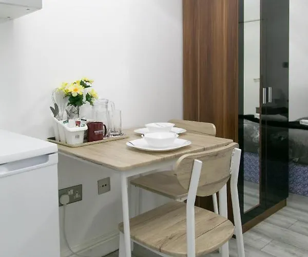 Cheetham Hills Апартаменты