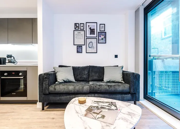 Hilltop Serviced - Piccadilly Appartement