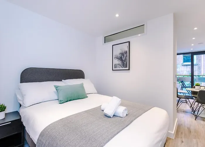 Hilltop Serviced - Piccadilly