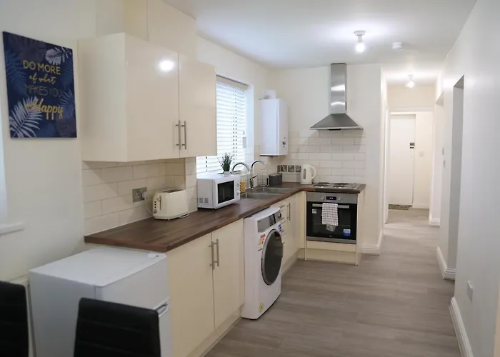 Gorgeous Ground Floor + Free Parking