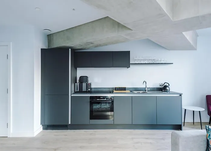 Hilltop Serviced - Deansgate Apartament