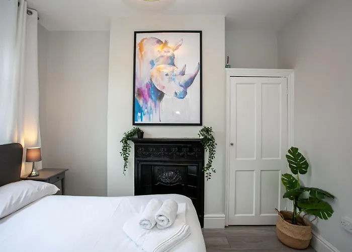 The Safari House - Your Ultimate Relaxation Destination * Manchester