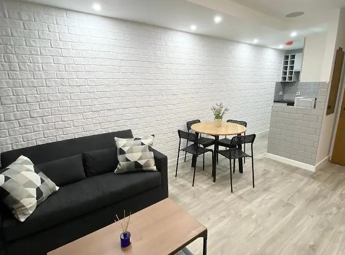 The Works - Private One Bedroom Apartmán