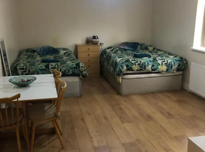 B&B Big Rusholme With Tv And Private Bathroom-parking&wifi *