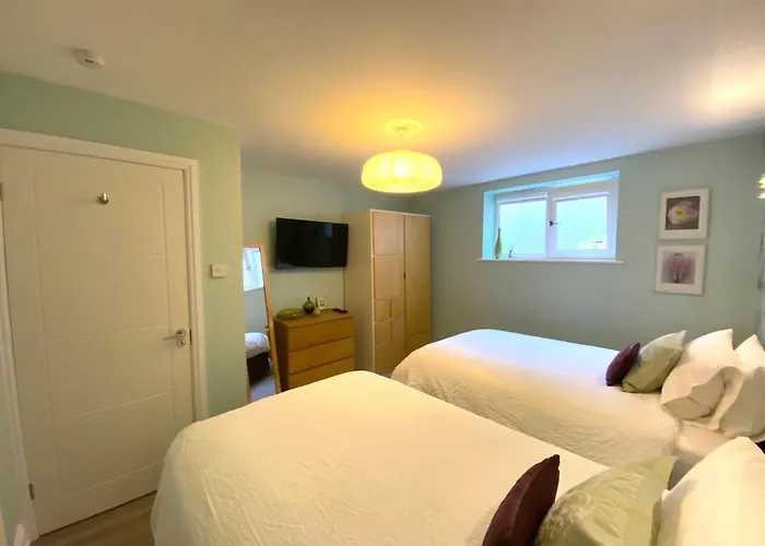 The Garden Apartment, Near Airport & Manchester