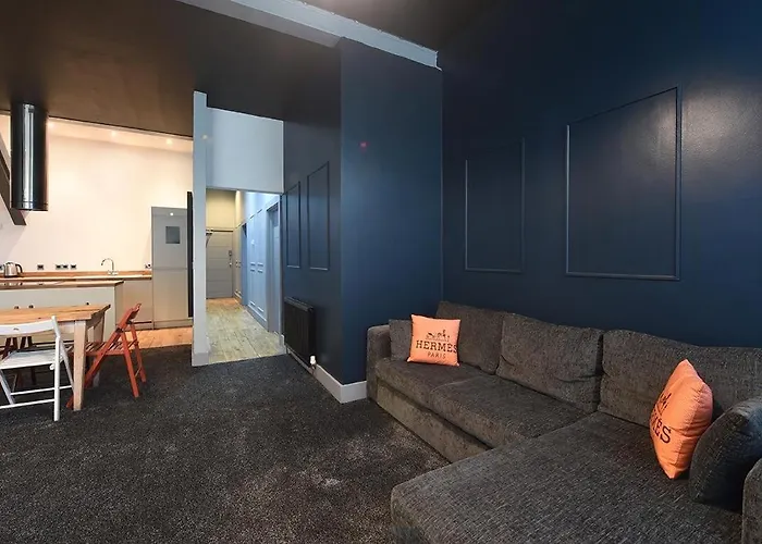 Slps 14 Hot Tub, Bar & Outdoor Terrace * Manchester