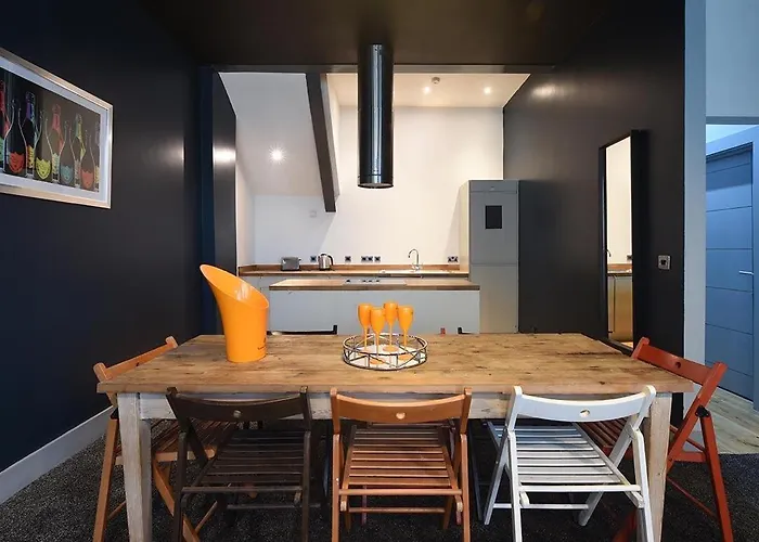 Apartment Slps 14 Hot Tub, Bar & Outdoor Terrace Manchester