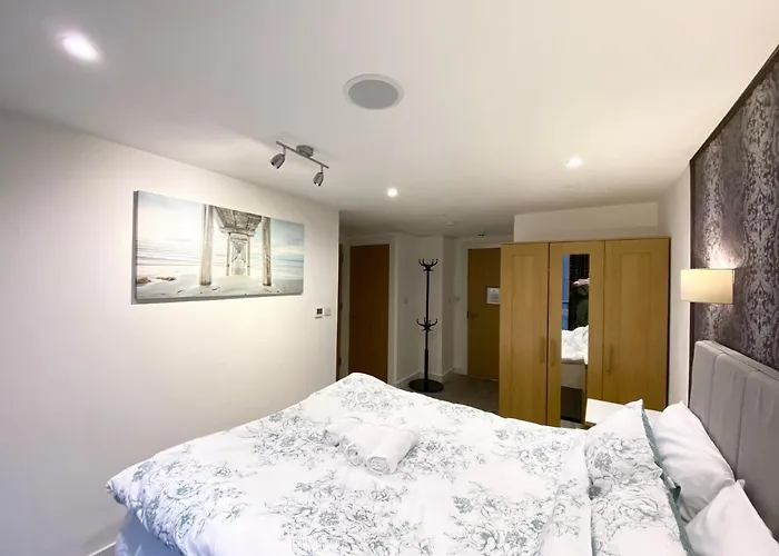 Cosy Centre Location, Hydro Massage Showe *