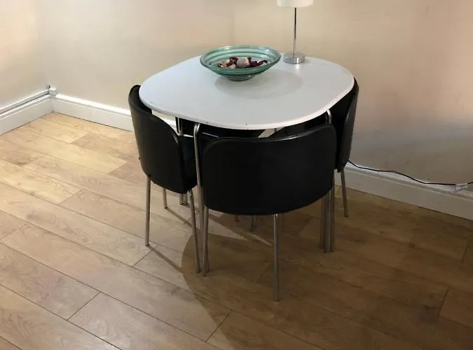 Big Rusholme With Tv And Private Bathroom-parking&wifi Oda ve Kahvaltı *